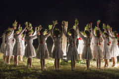 Noc-Kupaly-na-Ostrowie-Lednickim-fot.-Karol-Budzinski