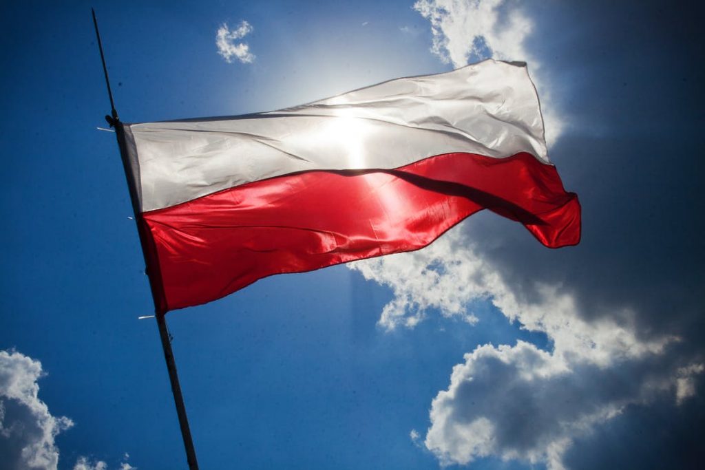 http://kaboompics.com/one_foto/97/flag-of-poland