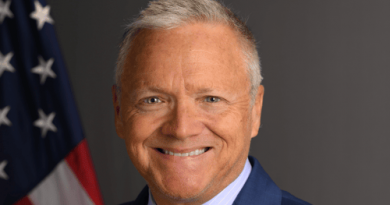 Ambasador USA Thomas Rose: „Przywrócić Polsce należny honor“